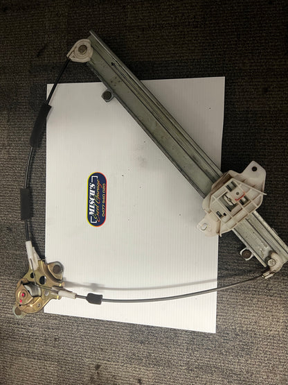 Hyundai Excel X3 3-Door Window Regulator - Used - image 1