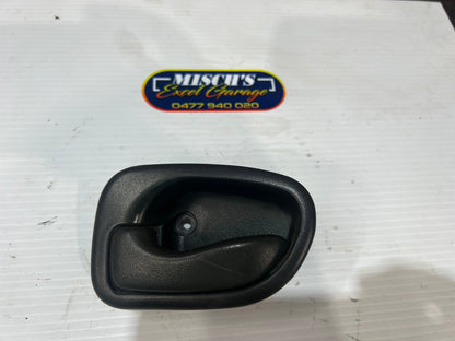 Hyundai Excel X3 Inner Door Handle - Used - image 1