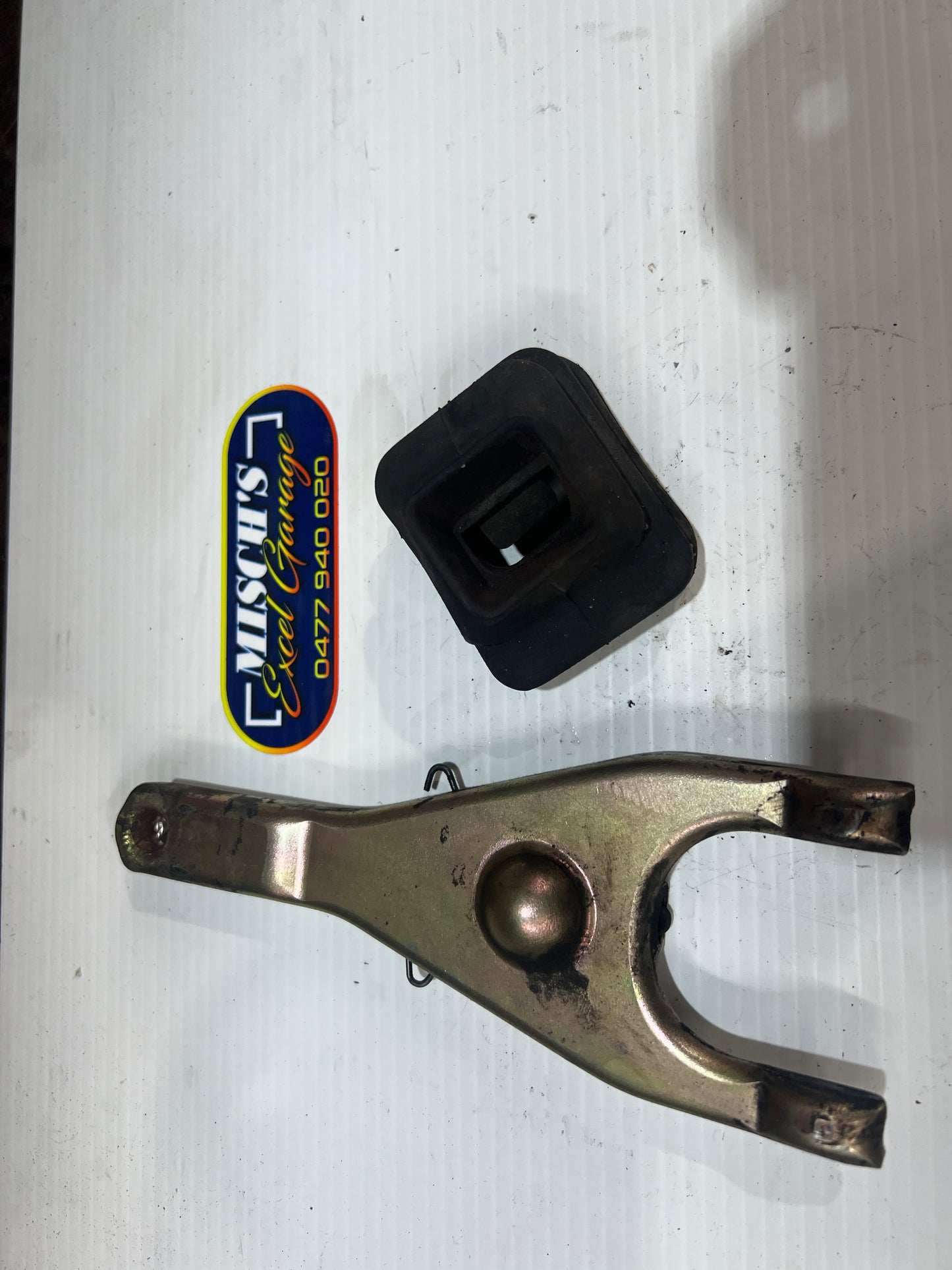 Hyundai Excel Clutch Pivot Fork - Used - image 2