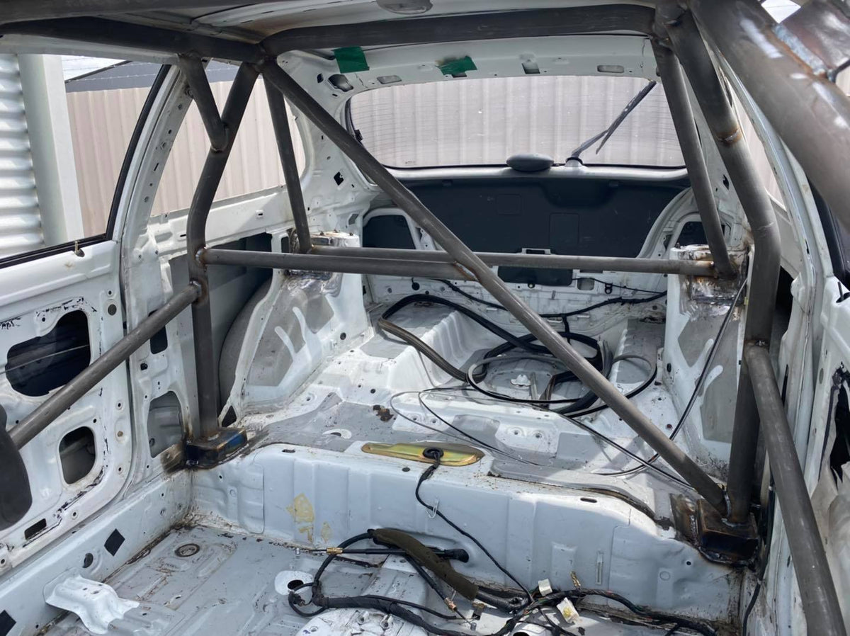 Hyundai Excel Full Weld-In Roll Cage - Excel Garage - image 4